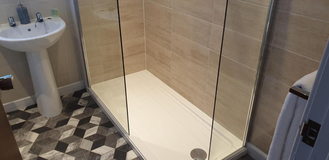 Lockinbar Holiday Apartments Tenby Luaran gambar