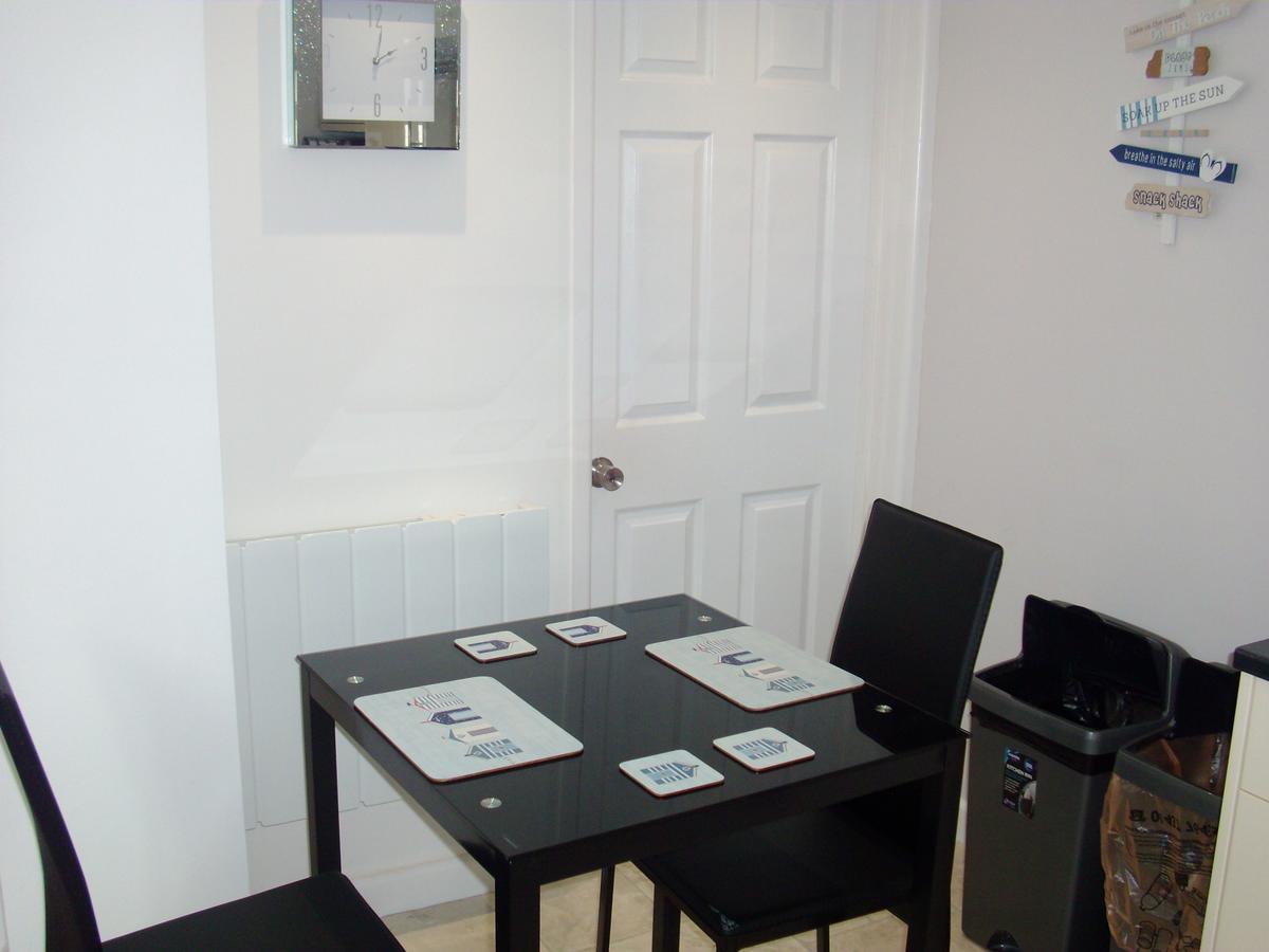 Lockinbar Holiday Apartments Tenby Luaran gambar